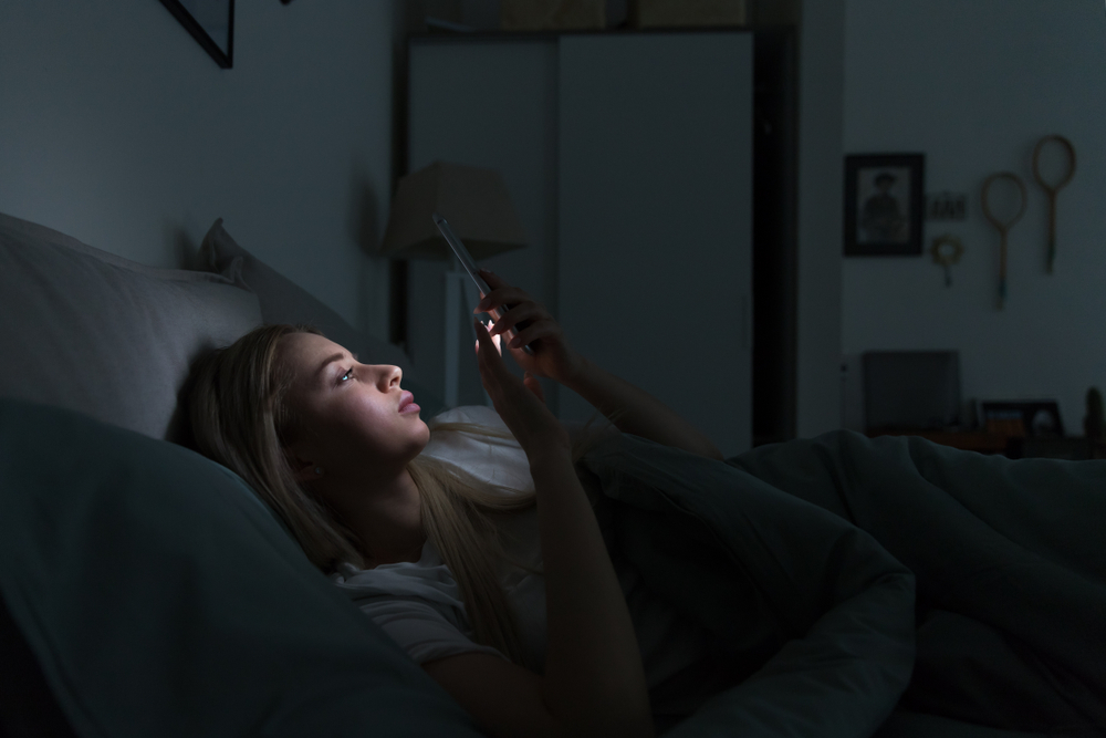 What should you do if a guy keeps texting you in the early hours of the morning while you're sleeping